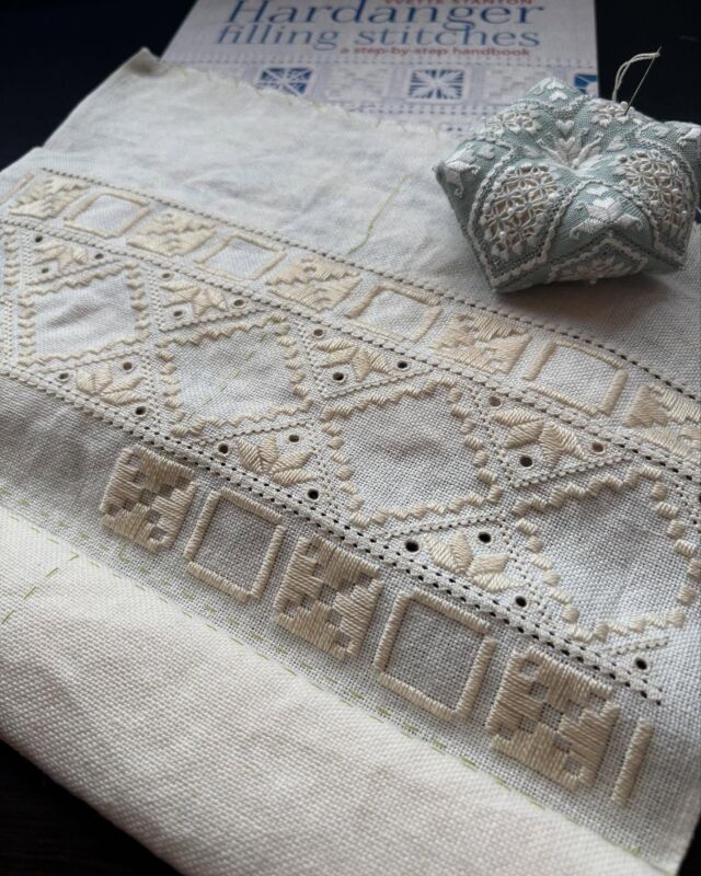 還暦だって40ctのハーダンガー刺繍刺してます‼【助けてくれてる